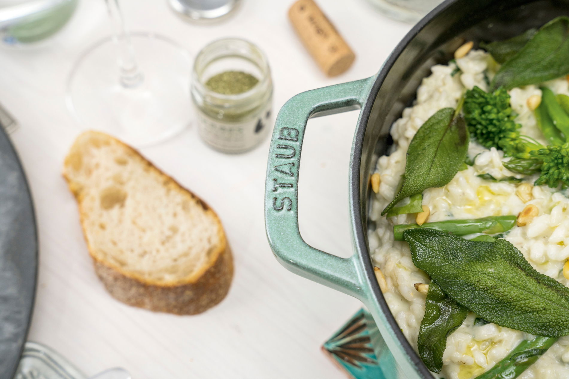 STAUB La Cocotte 2,6 l - železný hrniec s pokrievkou