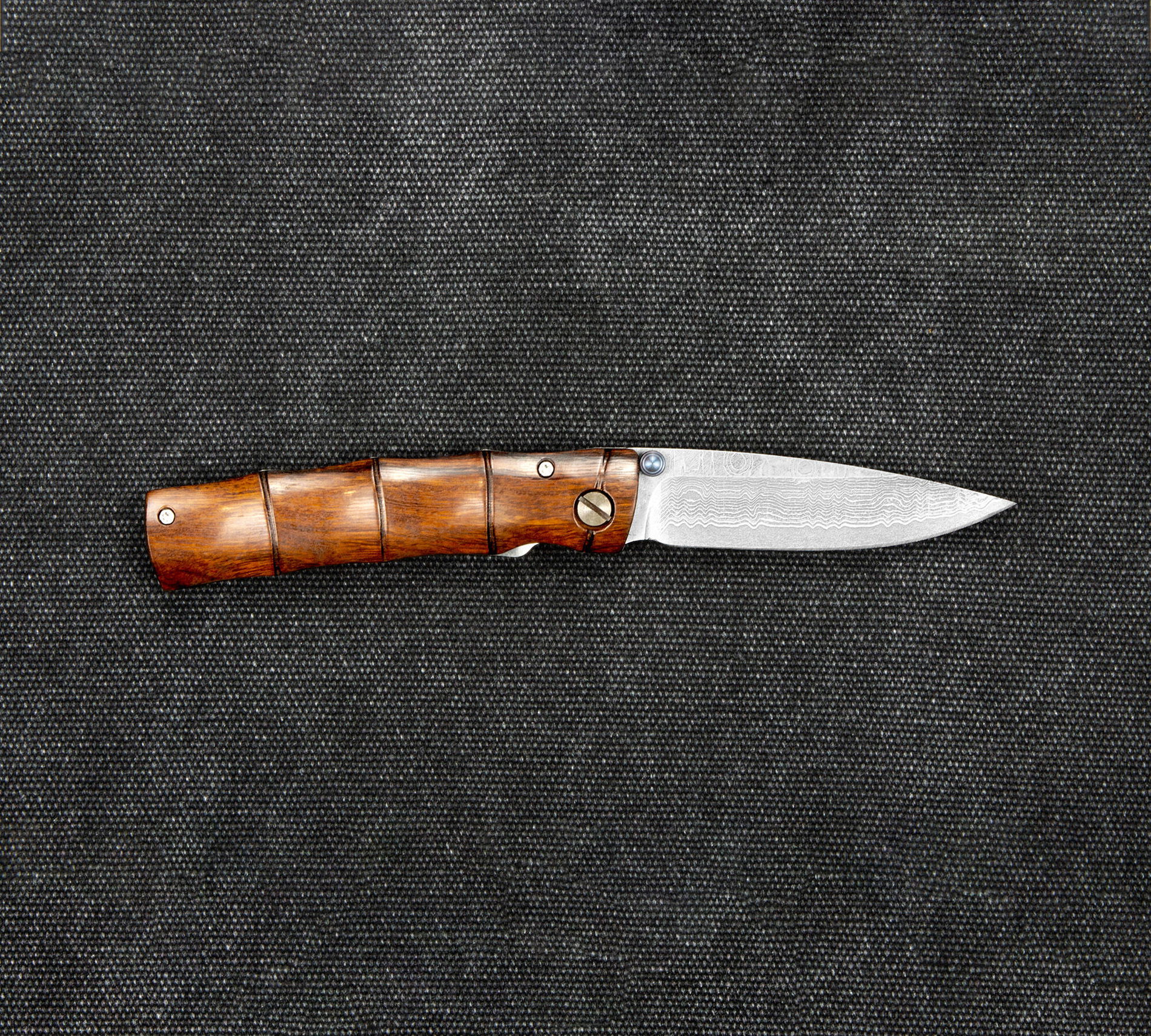 MCUSTA Shinra Emotion Iron wood Damascus 6,5 cm - japoński nóż survivalowy składany ze stali damasceńskiej
