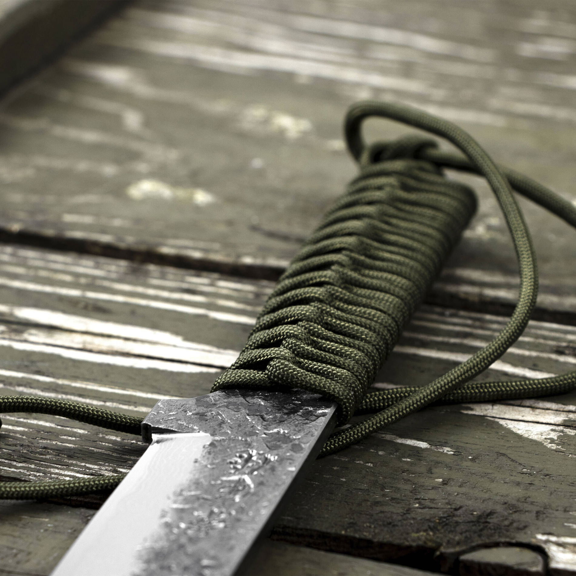 KANETSUNE SEKI Karasu Kuro 12,5 cm - nóż japoński survivalowy ze stali wysokowęglowej z etui / pochwą