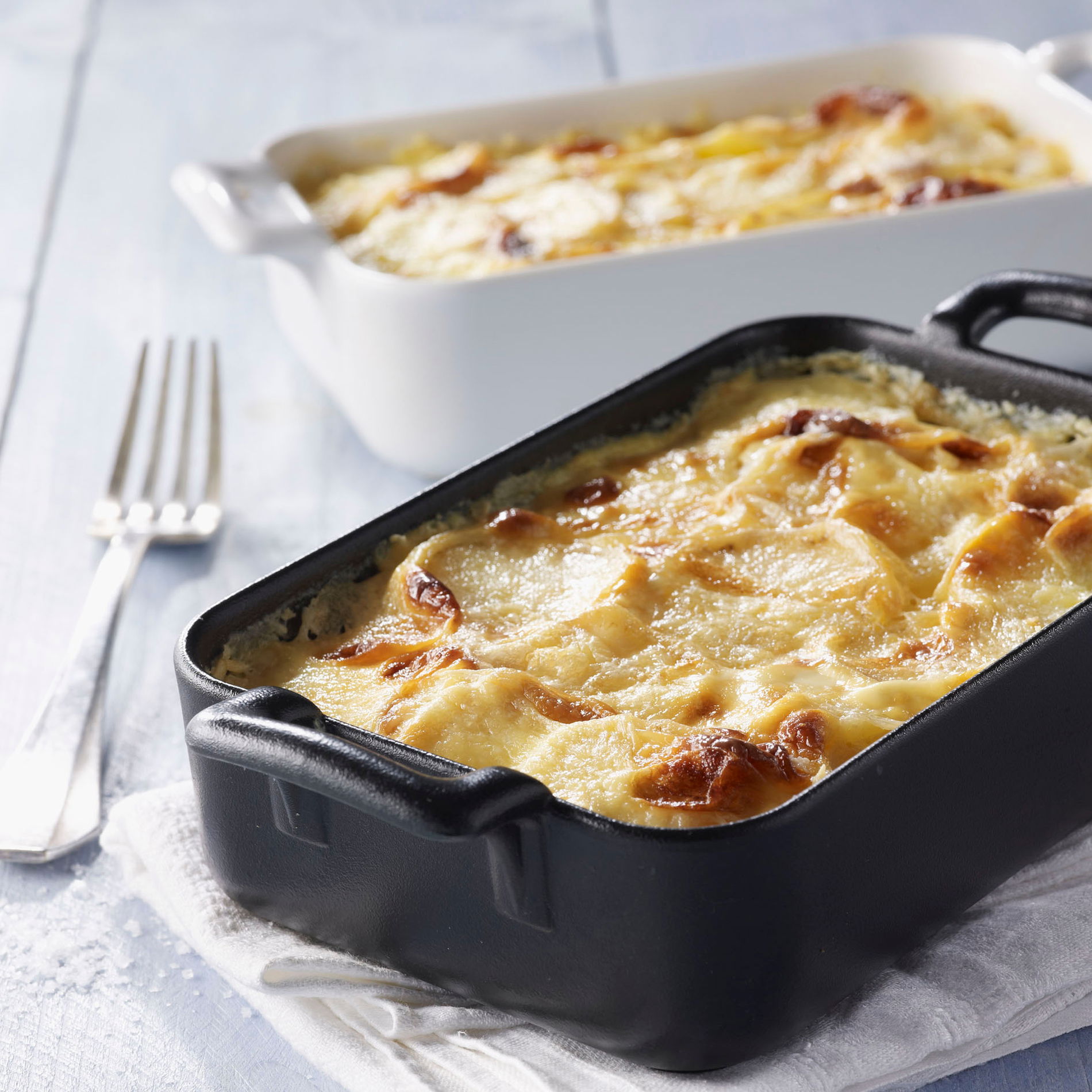 REVOL Belle Cuisine Noir Redo 0,7 l černá – porcelánová zapékací miska