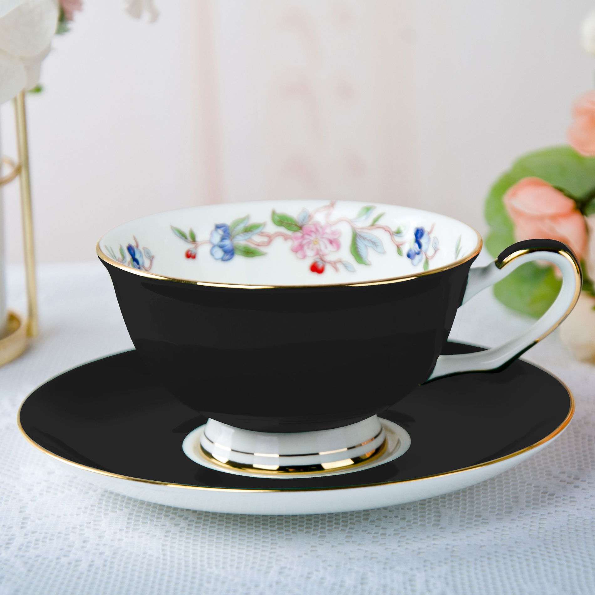 Porcelánový šálek na čaj a kávu s podšálkem BLACK 200 ml