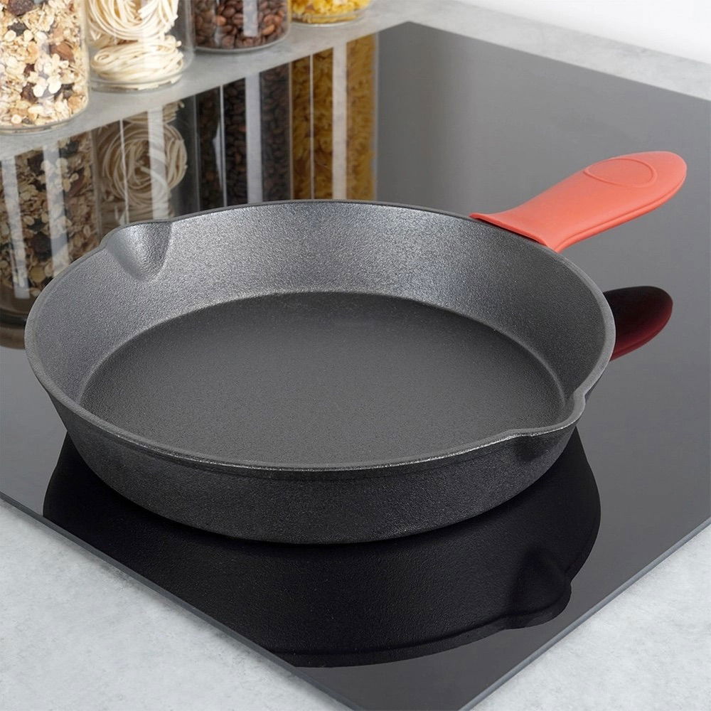 Železná pánev s poklopem na rukojeť CAST LINE 25 cm