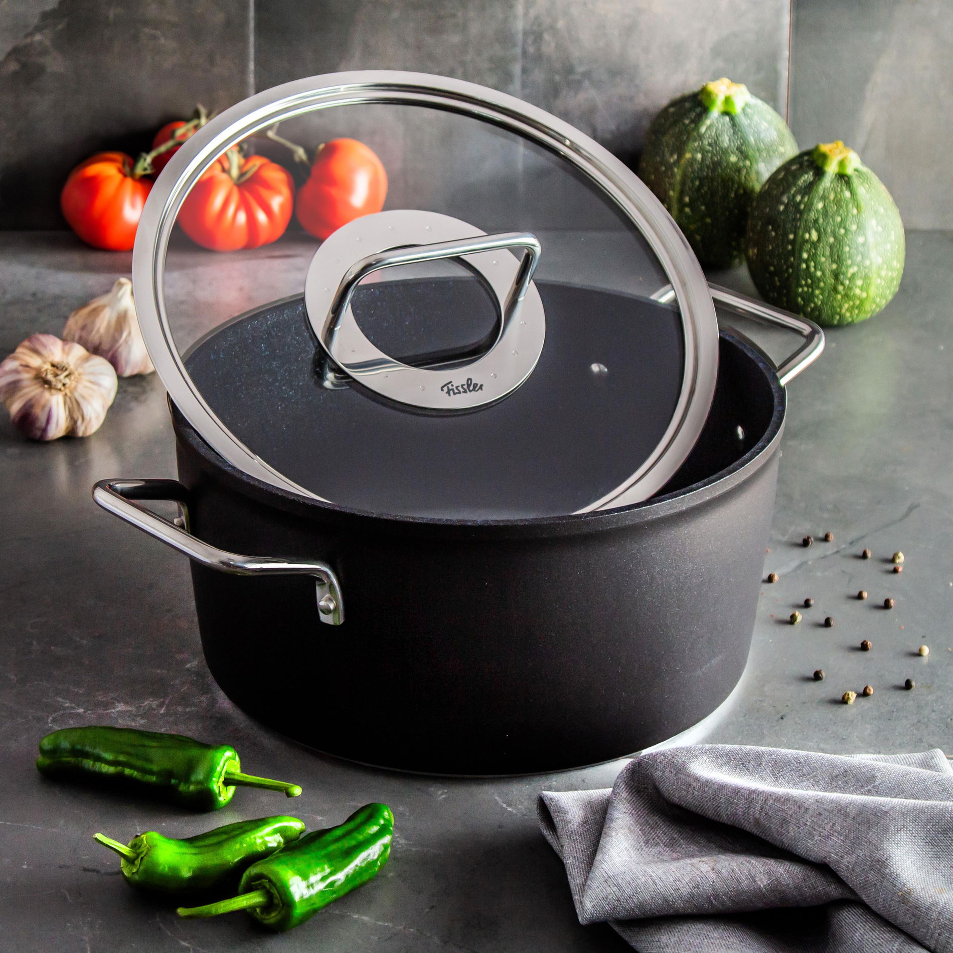 FISSLER Adamant 24 cm - hliníkový hrniec s pokrievkou