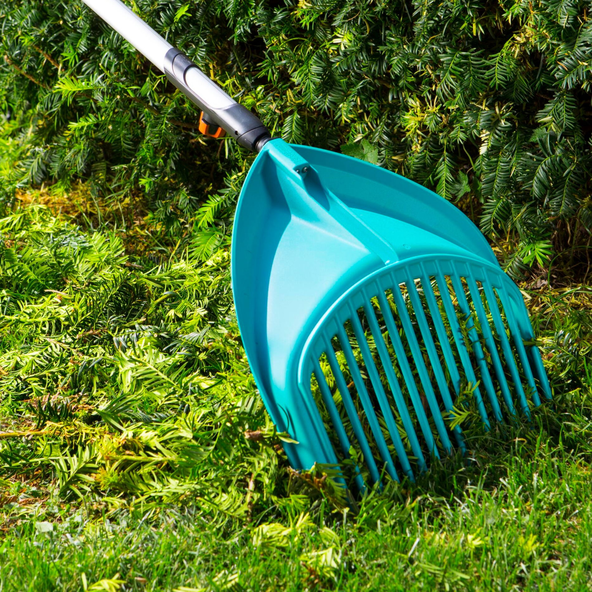 GARDENA Combisystem Leaf Shovel tyrkysová - lopata na lístie