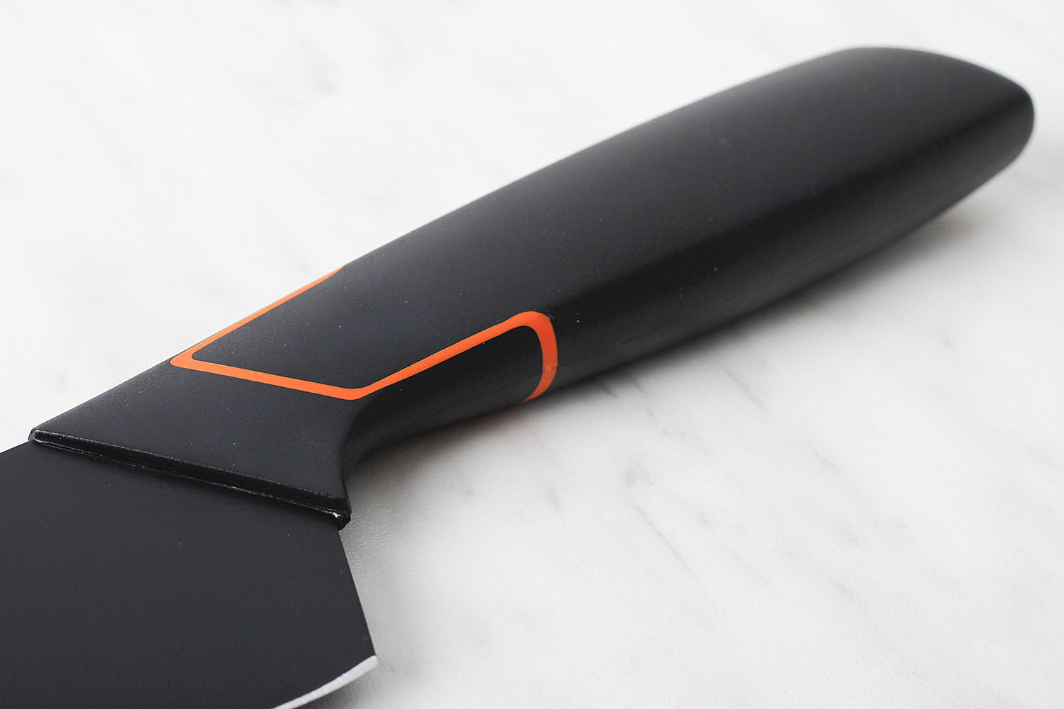 Nůž šéfkuchaře z nerezové oceli FISKARS EDGE 20 cm