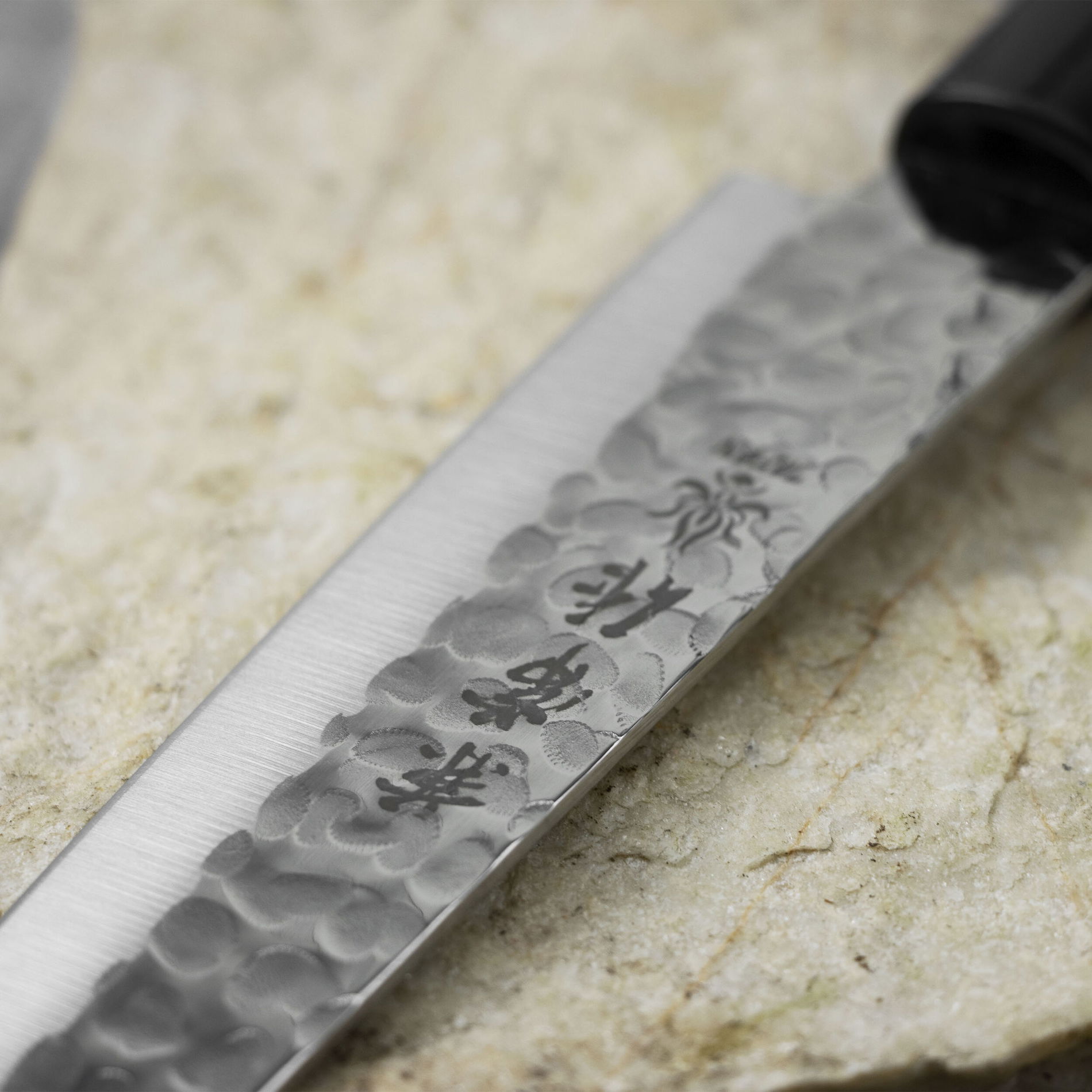 KANETSUNE SEKI 950 21 cm - japonský nôž Sujihiki z nehrdzavejúcej ocele