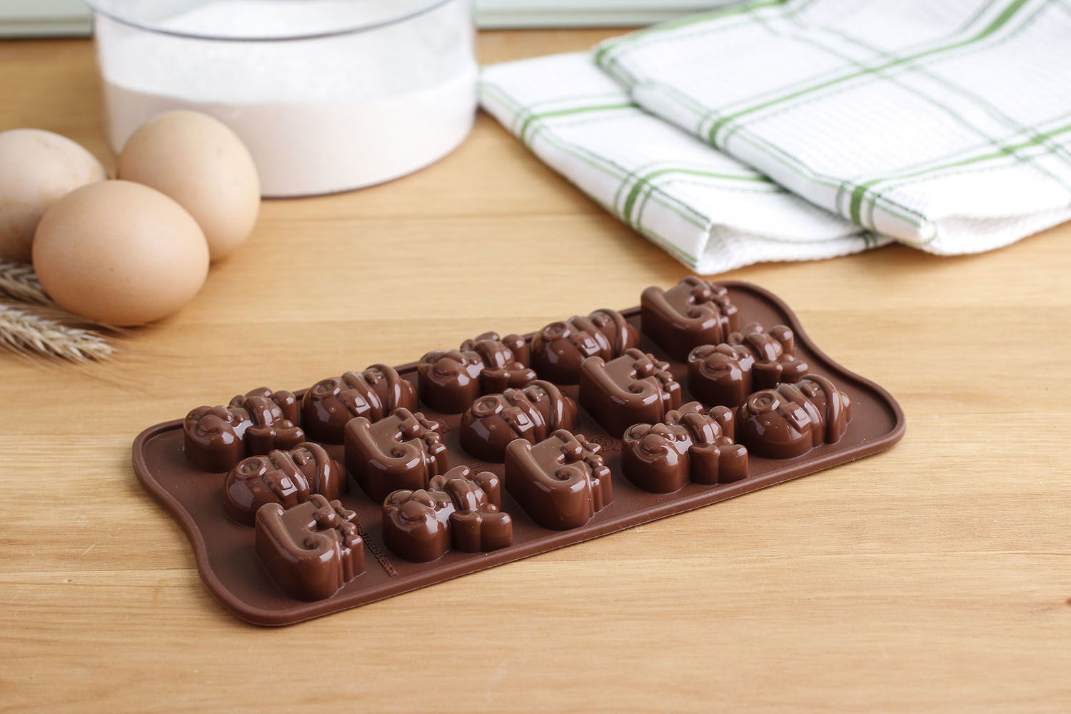 Silikonová forma na 15 čokolád SILIKOMART CHOCO WINTER HNĚDÁ