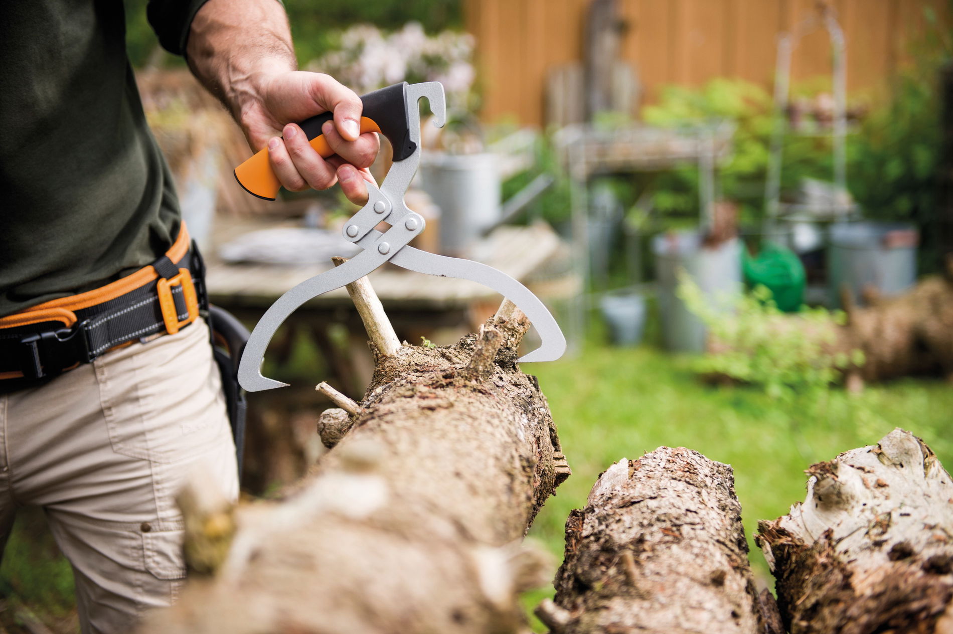 FISKARS WoodXpert LT6 strieborné - kliešte / úchytky na kmeňoch oceľové