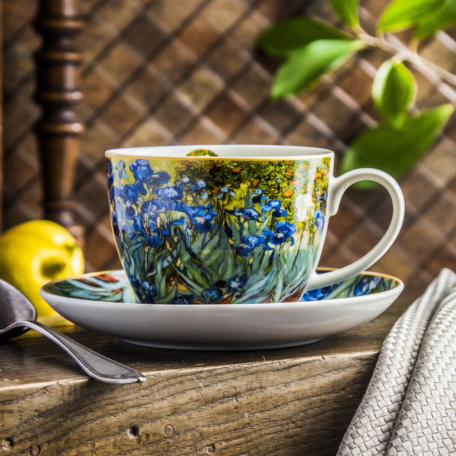 Porcelánový šálek na kávu a čaj s podšálkem DUO ART GALLERY IRISES BY V. VAN GOGH 470 ml