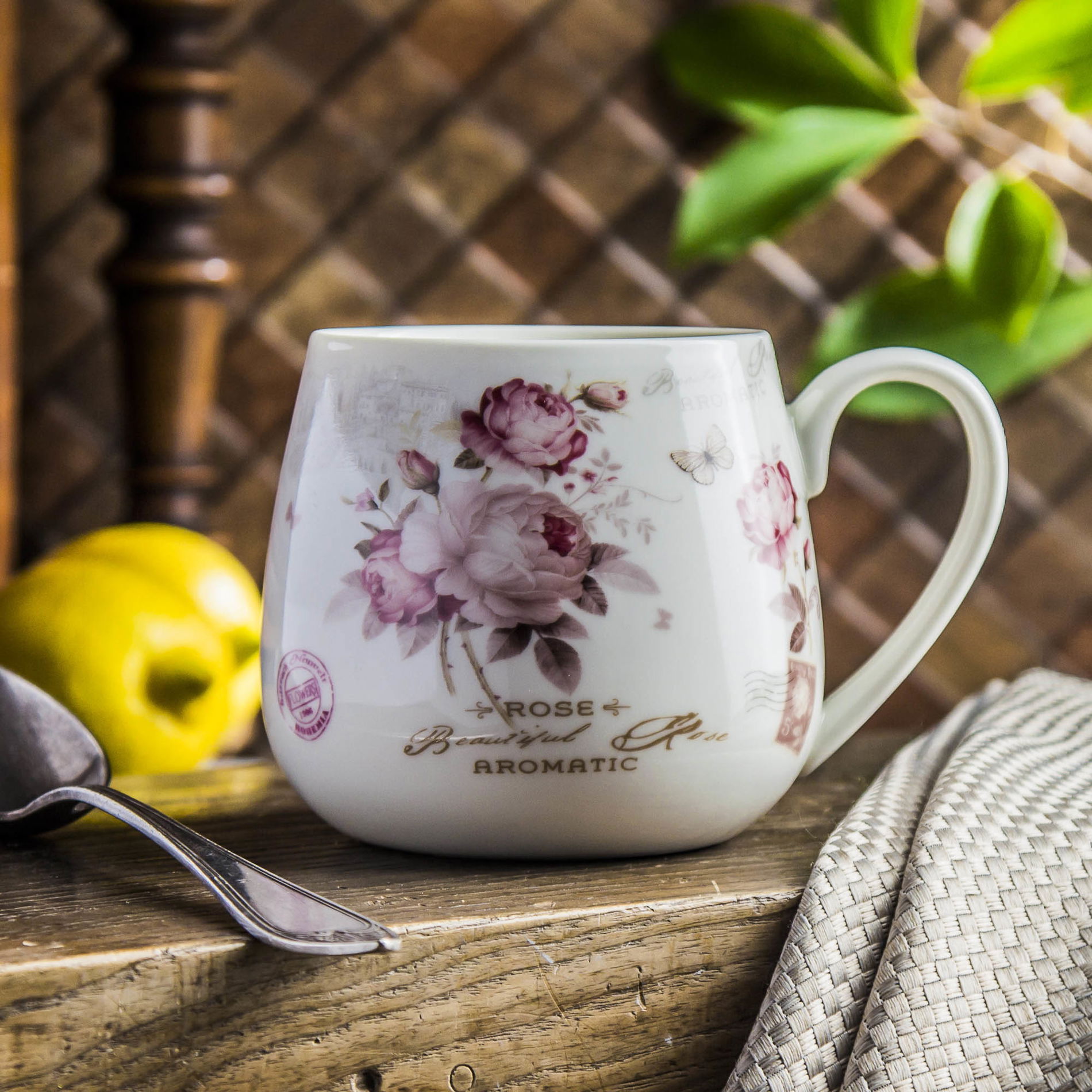 DUO VINTAGE FLOWERS WHITE AND SECESSION porcelánové hrnky 430 ml 4 ks.