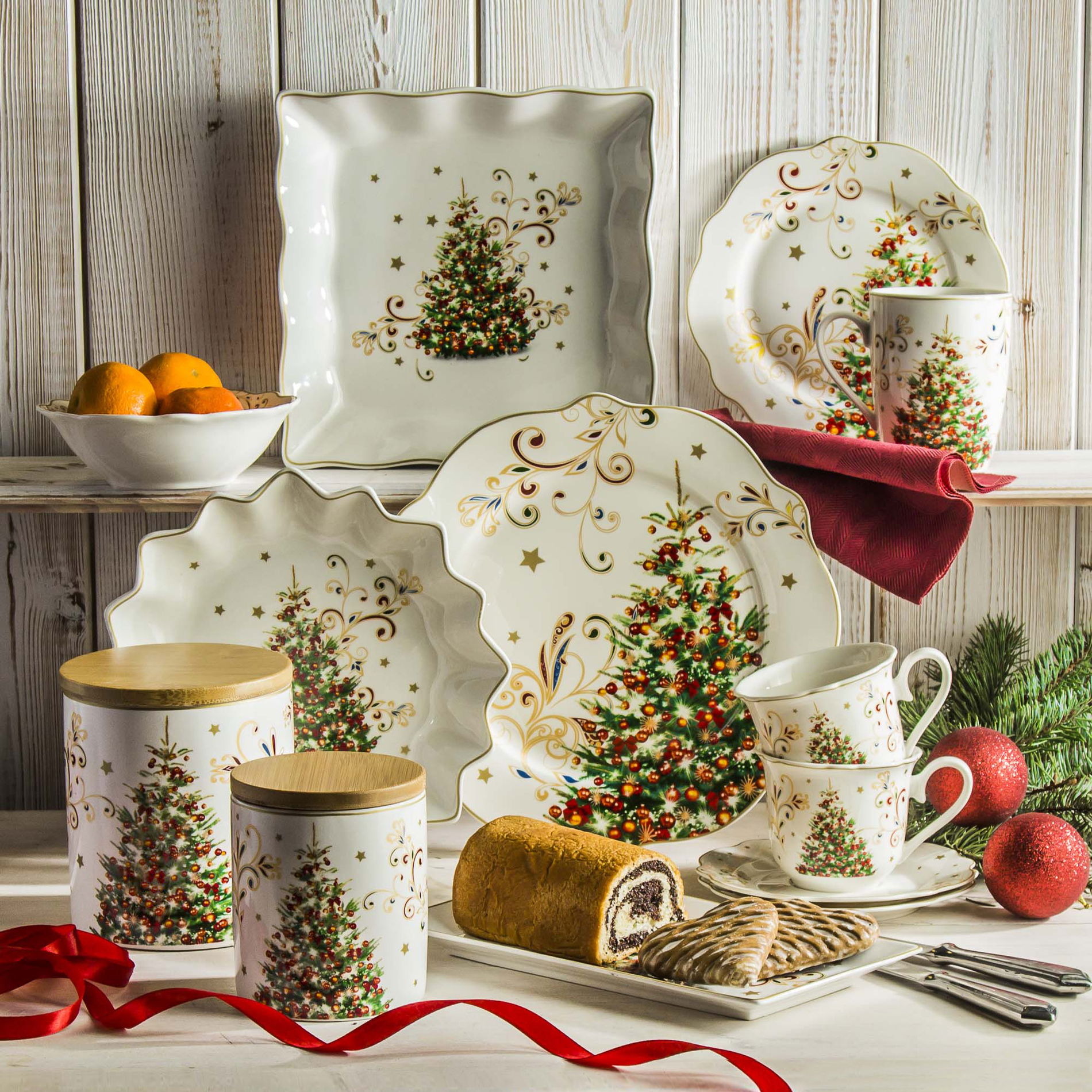 Porcelánová vánoční mísa / salátová mísa Vánoční stromek 15,5 cm