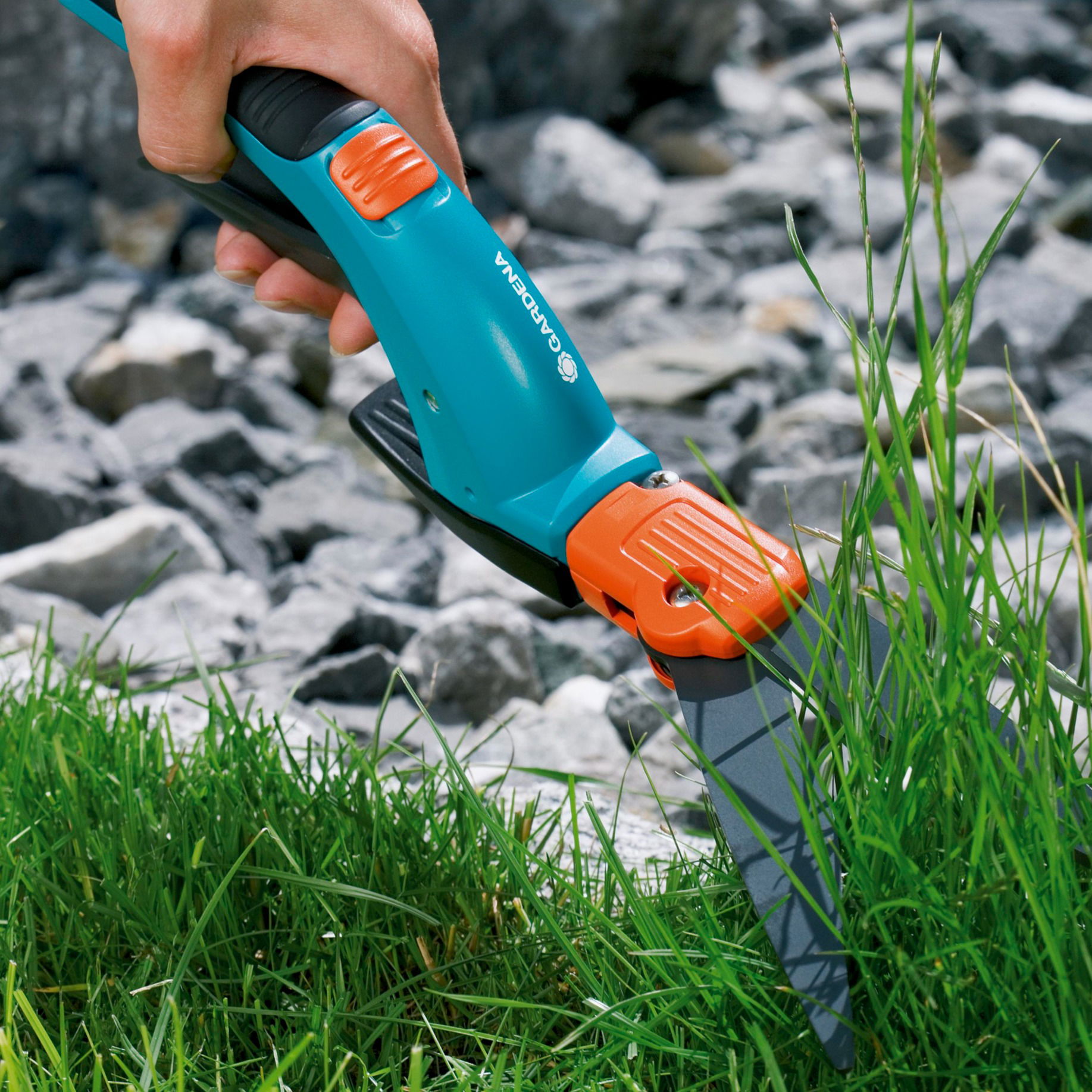 GARDENA Comfort tyrkysová - otočné oceľové nožnice na trávu
