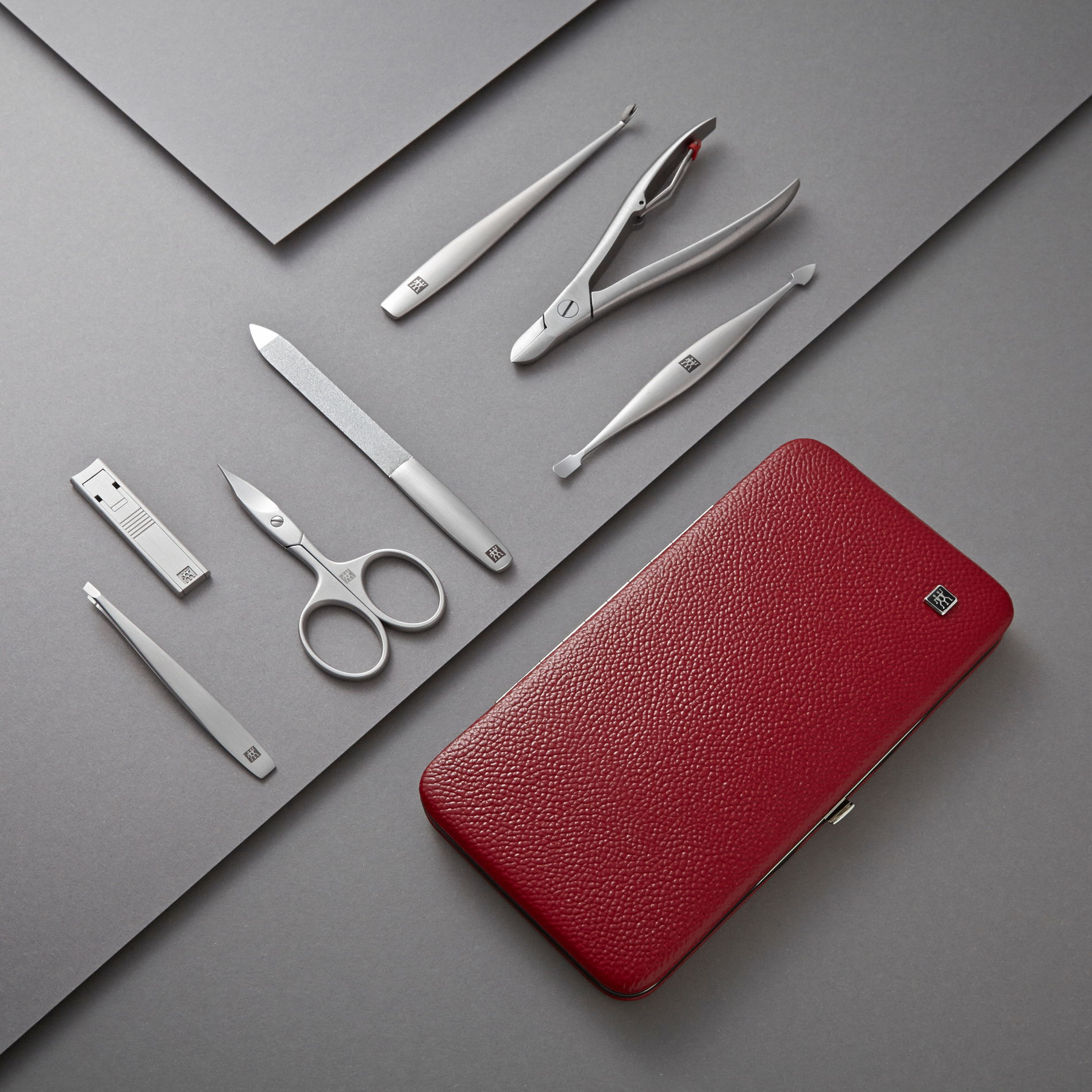 ZWILLING Twinox 8dílná červená - cestovní sada na hřebíky z nerezové oceli v kufříku