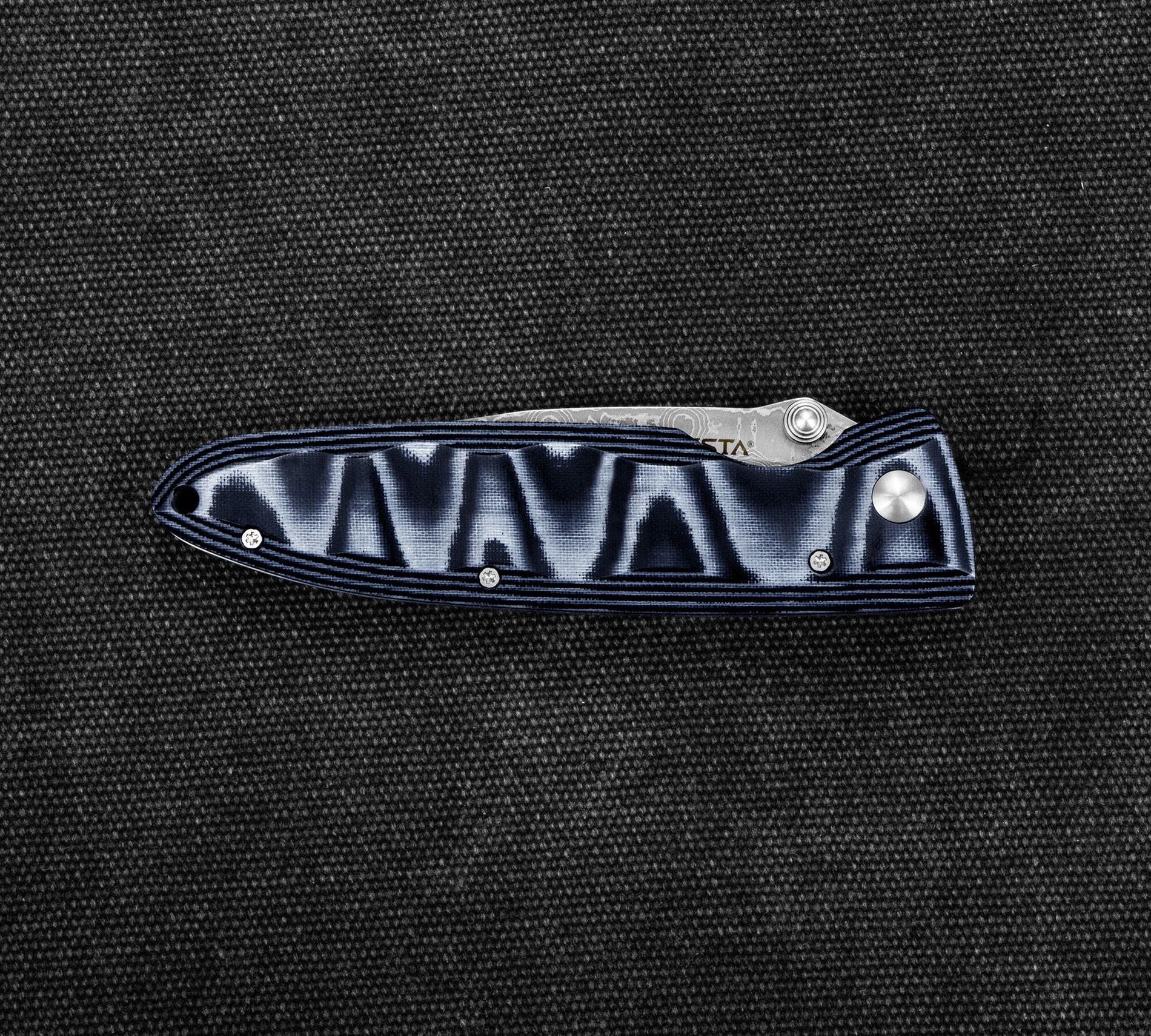 MCUSTA Classic Wave Blue Micarta Damascus 8,5 cm - japoński nóż survivalowy składany ze stali damasceńskiej