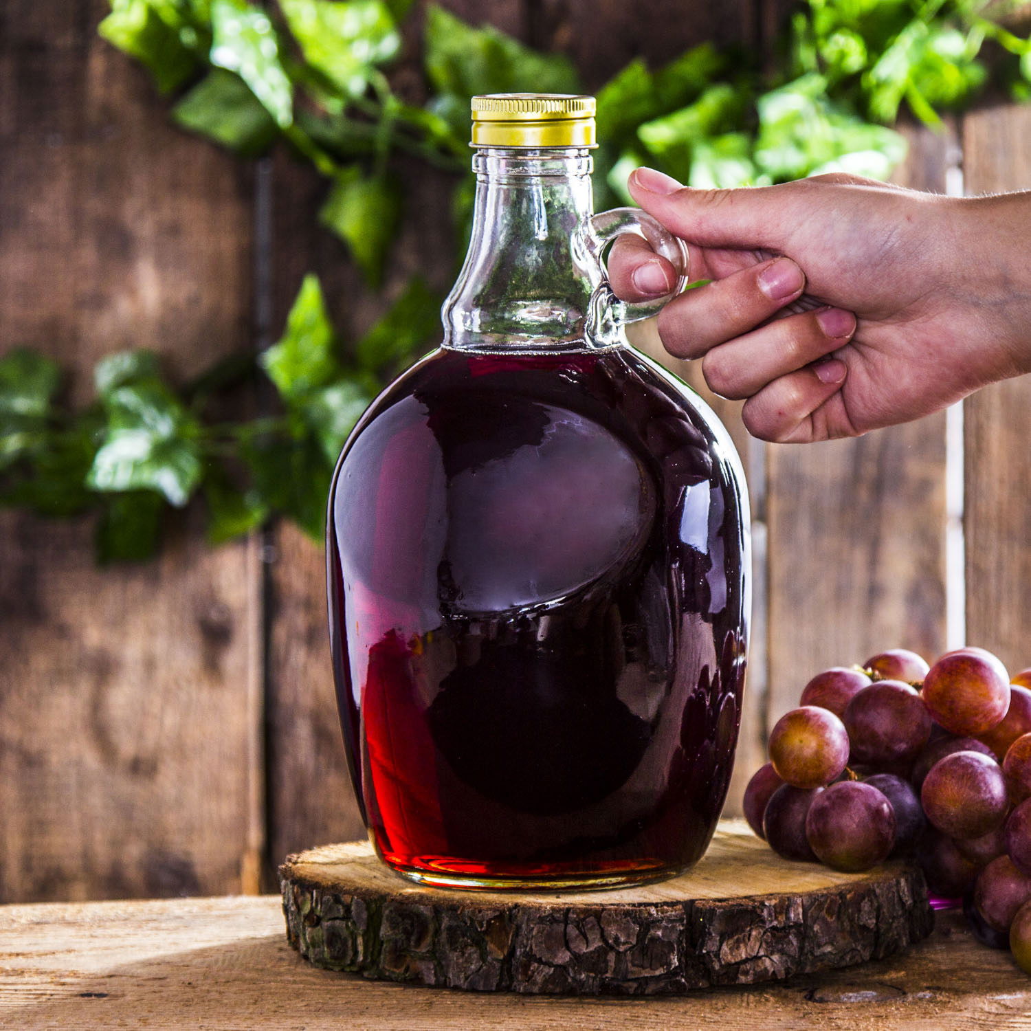 Sklenená fľaša na nalejvane s uzáverom BERYL 1,5 l