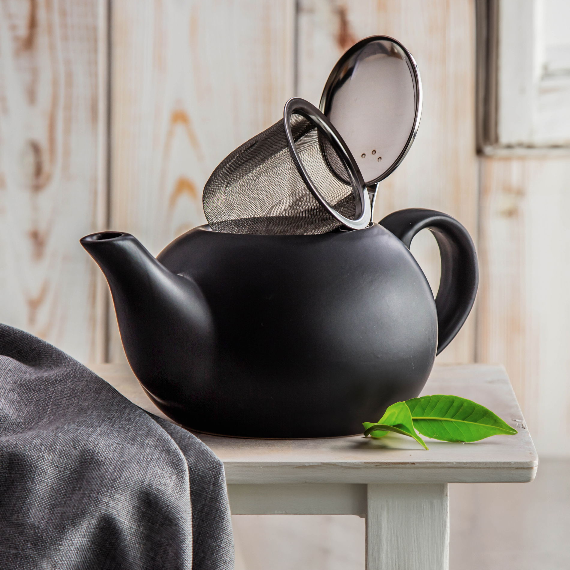 Keramický čajový konviček s infuzérem BELLA FIORE 0,75 l