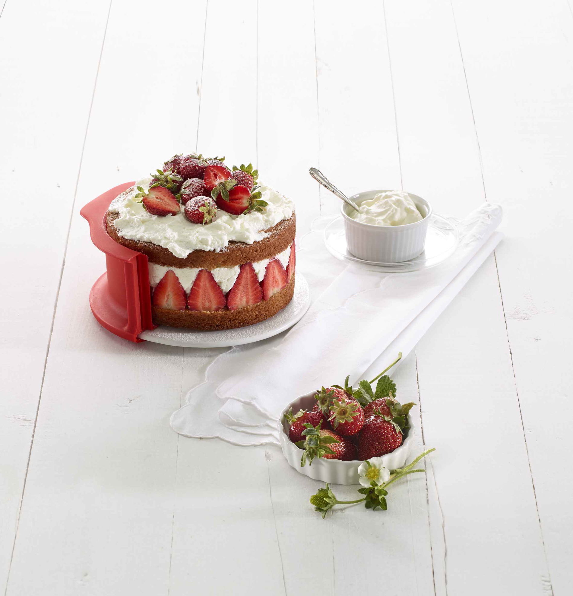 LEKUE Duo Red 15 cm červená - okrúhla tortová forma s vyberateľným dnom, silikónová