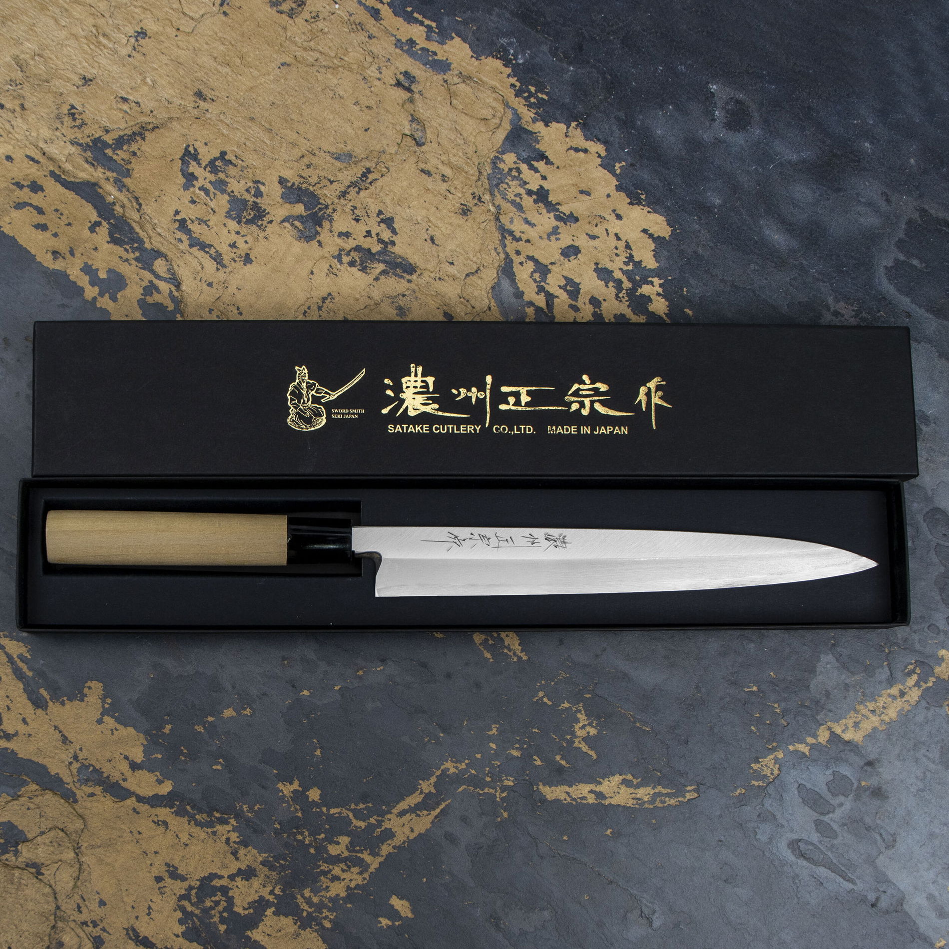 SATAKE Cutlery Mfg Shirogami 24 cm - japonský nôž Yanagiba z uhlíkovej ocele