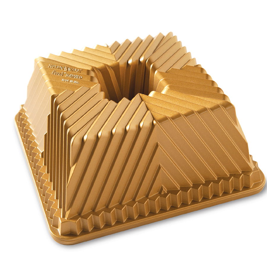 Forma do babki z tuleją aluminiowa NORDIC WARE SQUARED GOLD ZŁOTA 21 x 21 cm Forma do babki z tuleją aluminiowa NORDIC WARE SQUARED GOLD ZŁOTA 21 x 21 cm