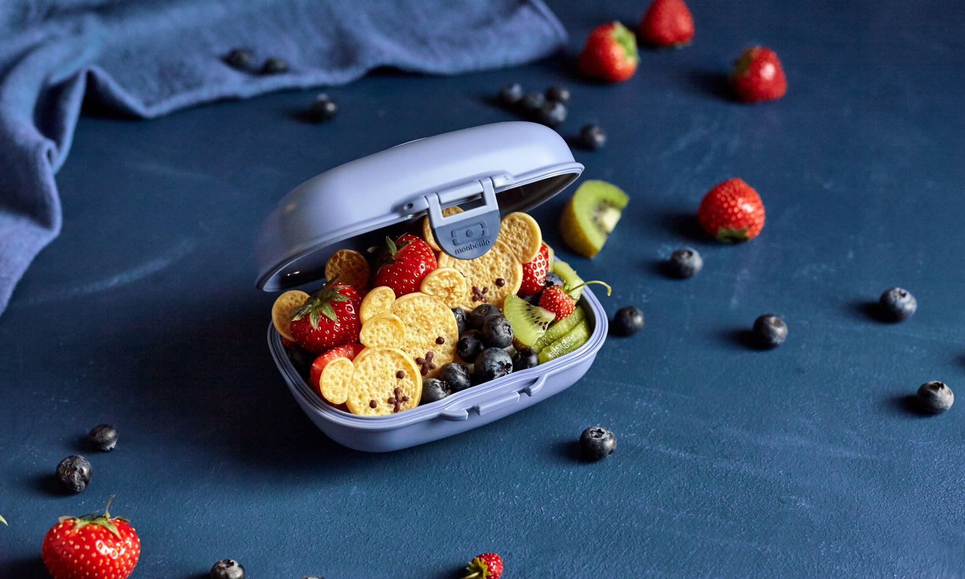 MONBENTO Gram Blue Infinit 0,6 l - lunch box dla dzieci MONBENTO Gram Blue Infinit 0,6 l - lunch box dla dzieci