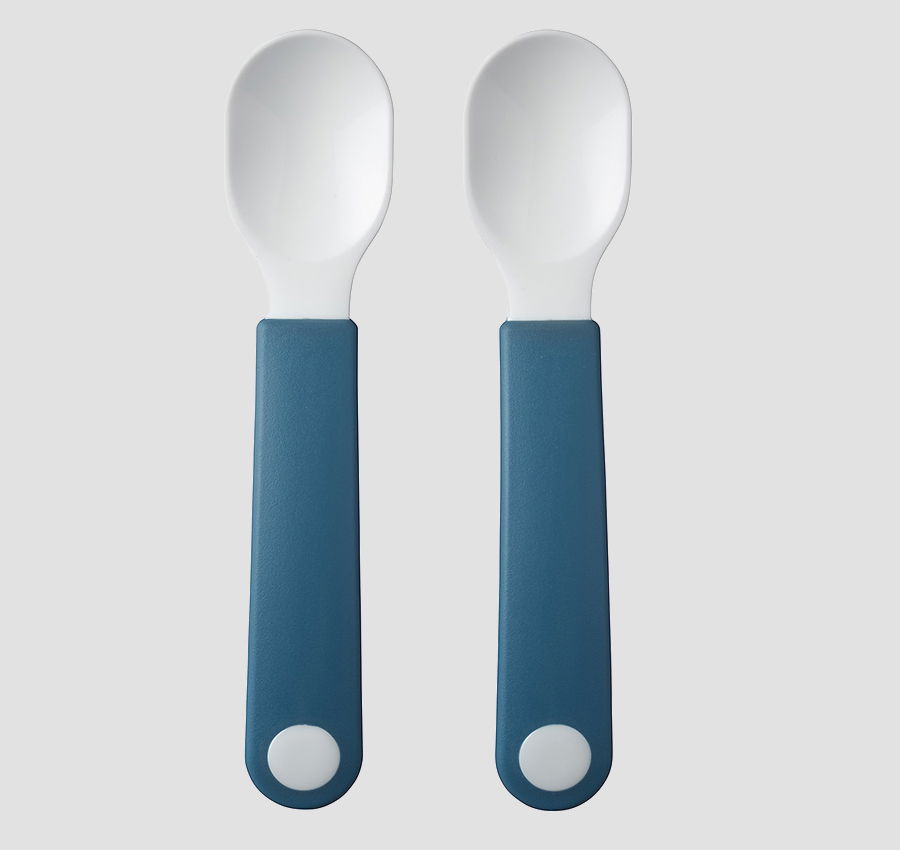 MEPAL Mio Deep Blue 2 szt. granatowe - łyżeczki dla dzieci i niemowląt plastikowe MEPAL Mio Deep Blue 2 szt. granatowe - łyżeczki dla dzieci i niemowląt plastikowe